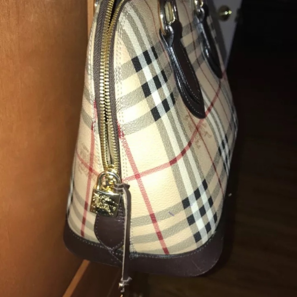 Used Burberry handbag authentic - Picture 2 of 8